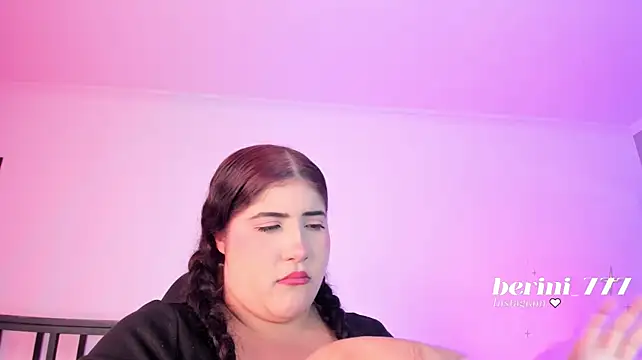 AmberiniHoffman Adlı Modelin Canlı XXX Sohbeti