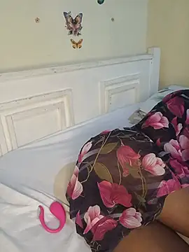 PetiEbonyGoddess Chat XXX live