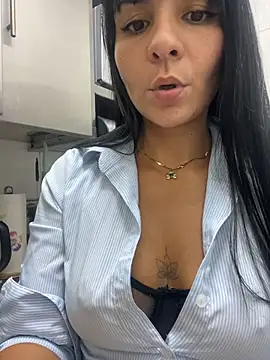LuxeBrunetteXXX Chat XXX live