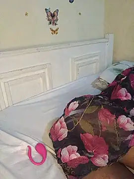 PetiEbonyGoddess Chat XXX live