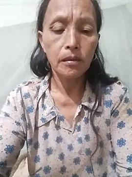 Lunaella01 现场XXX聊天