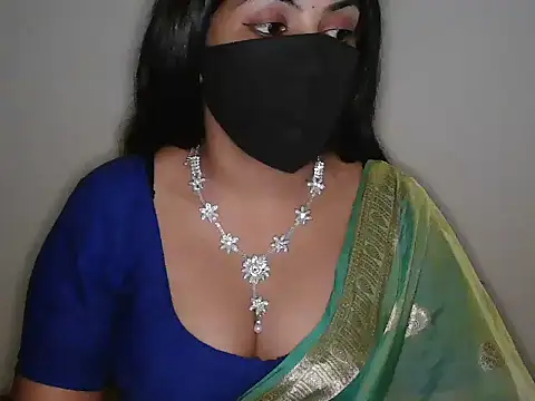 Reddy_Trisha Adlı Modelin Canlı XXX Sohbeti