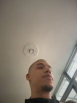 AlphaMasterXxx 라이브 XXX 채팅