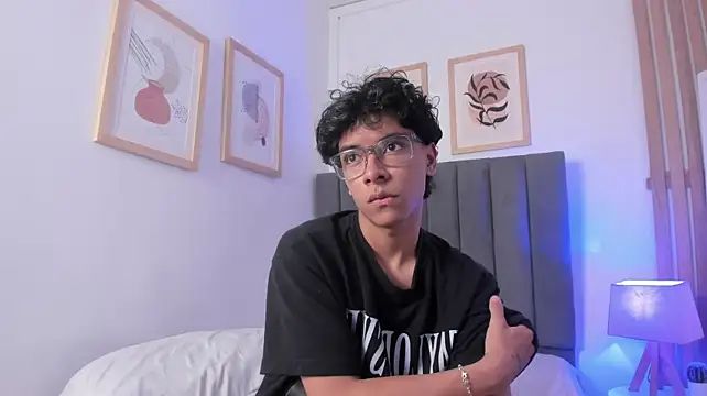 Adams__Bobby élő XXX-chatje