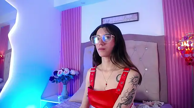 Marinette_Luxe Chat XXX live