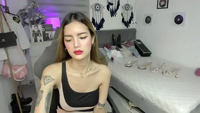 Chat XXX en directo de AlexandraMooree