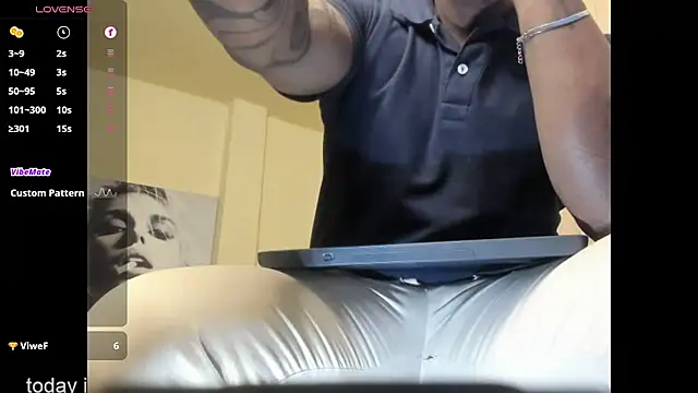 thomas_santtos1's Live XXX Chat
