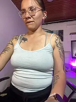 Czat XXX na żywo – karlamorris_