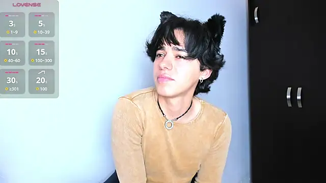 Fox-white Live XXX-chat