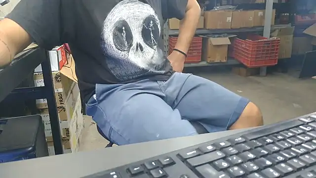 SourMiIk Live XXX-chat