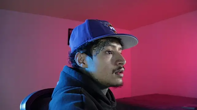 trieone Live XXX Chat