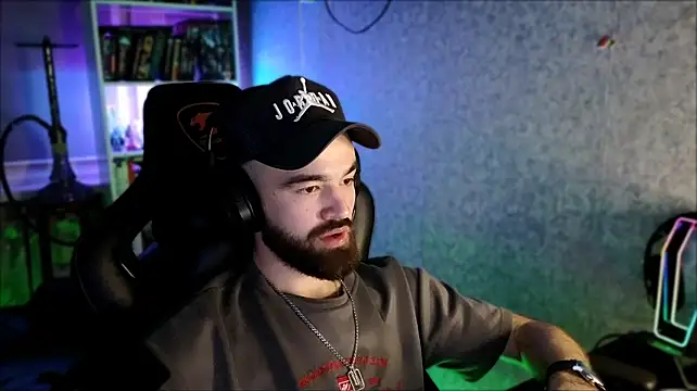 XXX chat uživo modela _Serious_Man