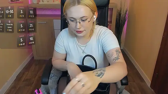 Tina_Walker Adlı Modelin Canlı XXX Sohbeti