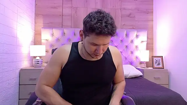 Izui_Pierce – Naživo XXX chat