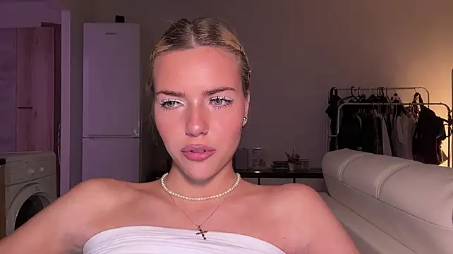Chat +18 de ChristelDuncombe ao vivo