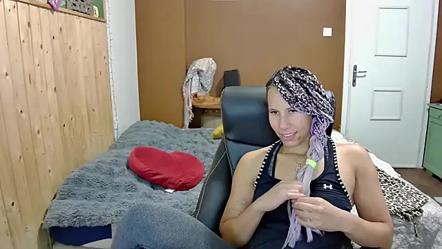 AaliyahHarris Adlı Modelin Canlı XXX Sohbeti
