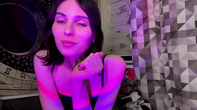 צ'אט XXX בשידור חי של SweetFemBoyy