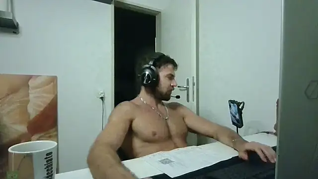 alpha-hunk Live XXX Chat