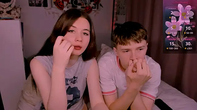 CoddleWeeper_ Chat XXX live