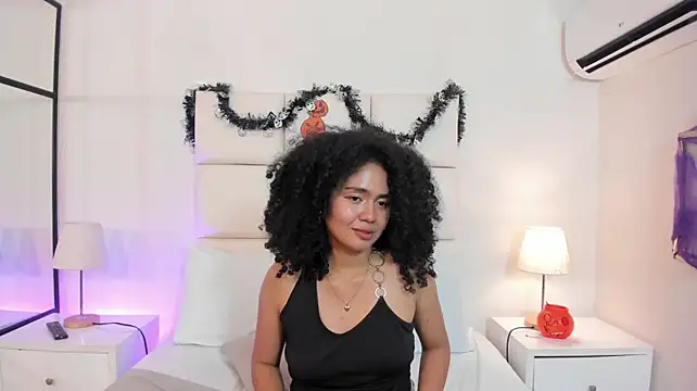 Kiraspell Chat XXX live
