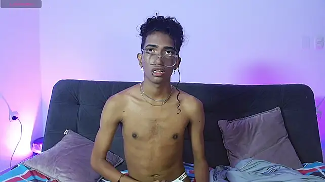 triiangel_latinboy Live XXX Chat