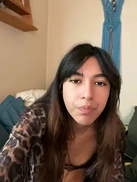 KammyX Adlı Modelin Canlı XXX Sohbeti