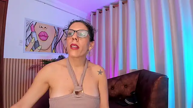 StarMilf Chat XXX in diretta