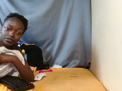 brown-baddie_ Live XXX-chat