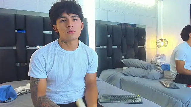 Ruslan_marcel live XXX chat