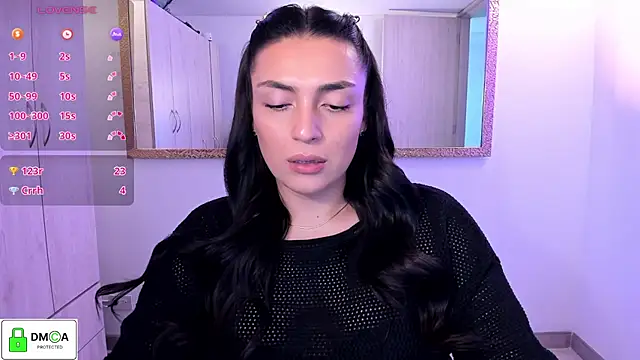 Chat +18 de EricaVanderhill ao vivo