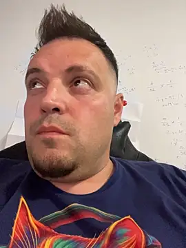 XXX chat uživo modela snayperm123