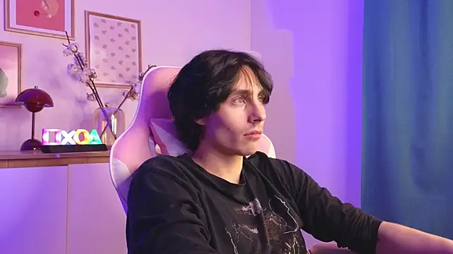 gay_w1zard: διαδικτυακό σόου στην κάμερα