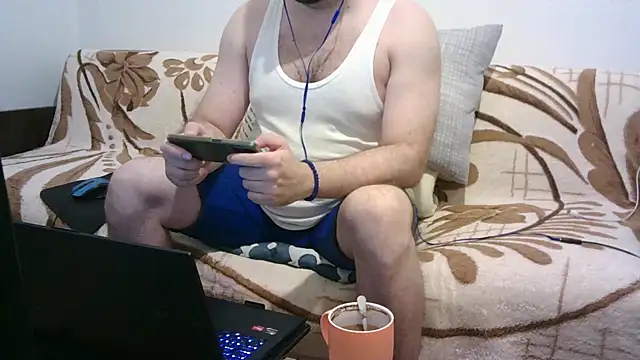WildBoar_69's Live XXX Chat