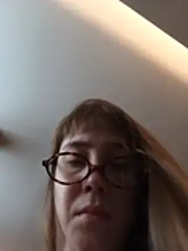 Chat +18 de Atena_demeter ao vivo