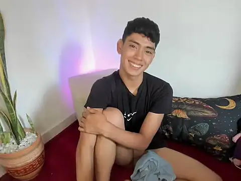 Lion_Boy18  – Naživo XXX chat