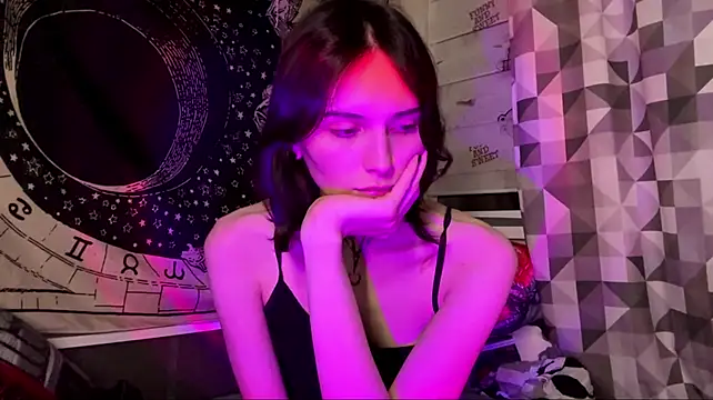 دردشة SweetFemBoyy الجنسية المباشرة