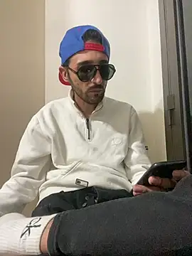hakilka2 লাইভ XXX চ্যাট