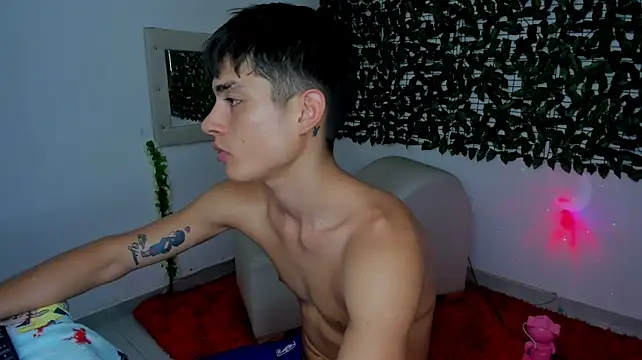 The_beby_guy live XXX chat