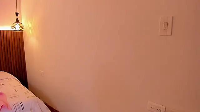 emmapaigevgのライブXXXチャット