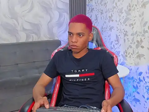 luccas_lowee élő XXX-chatje