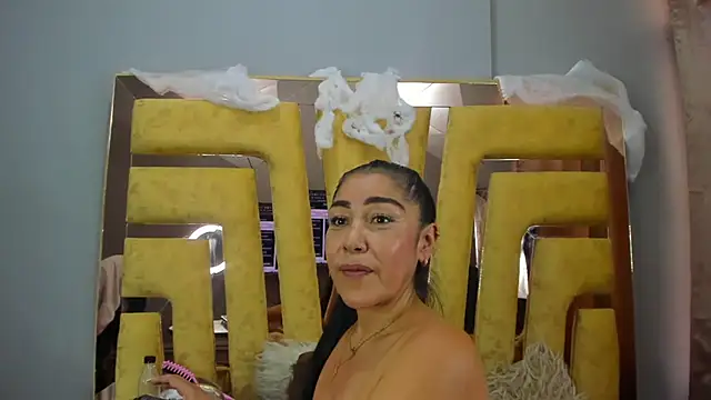 VikyThomsonn Live XXX Chat