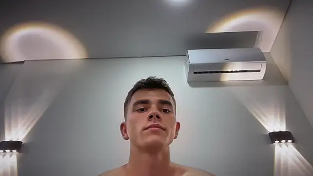 XXX chat uživo modela Just_Max02
