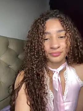 Chat +18 de Milah_secret ao vivo