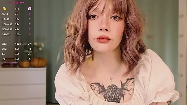 צ'אט XXX בשידור חי של boobsybootie