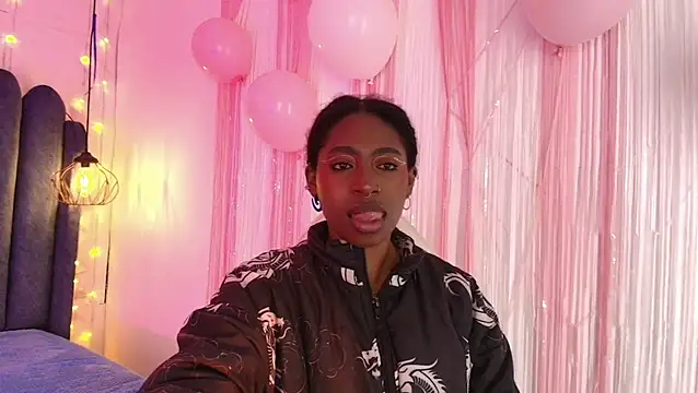 Chatroom XXX en direct de Queen_perla_