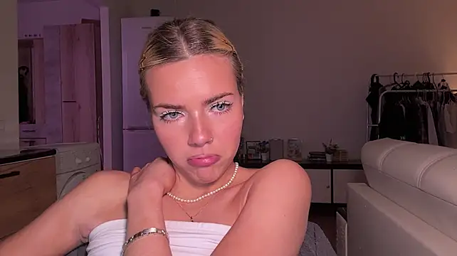 ChristelDuncombe Live XXX-Chat