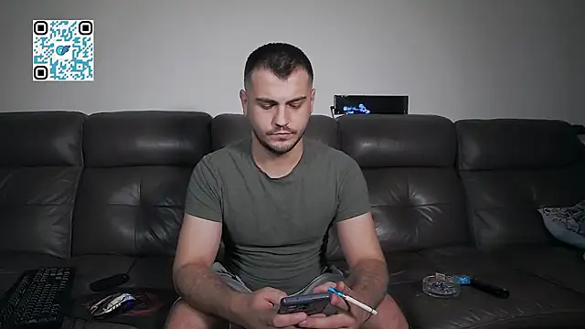 CrazyDom1 Adlı Modelin Canlı XXX Sohbeti