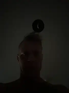 DILFiGuess1's Live XXX Chat