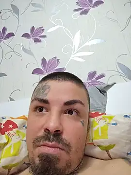 Berti3128's Live XXX Chat