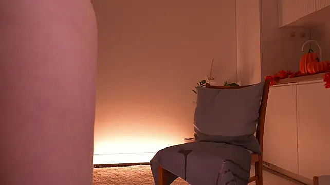 XXX chat uživo modela Miablueye